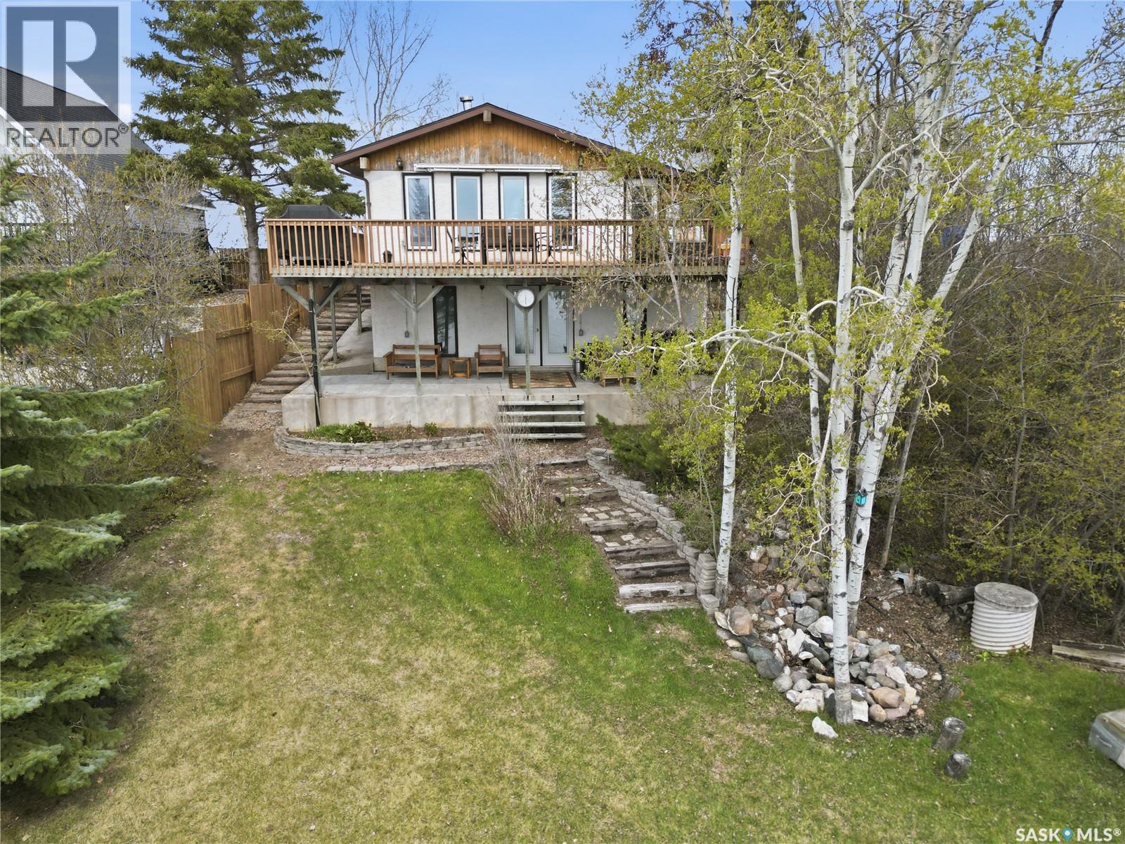 24 Lake AVENUE
