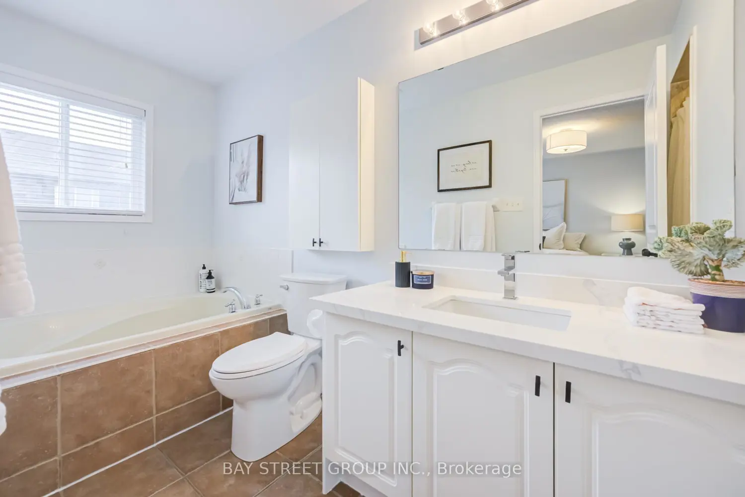Additional image 12 of 2313 Saddlecreek Crescent