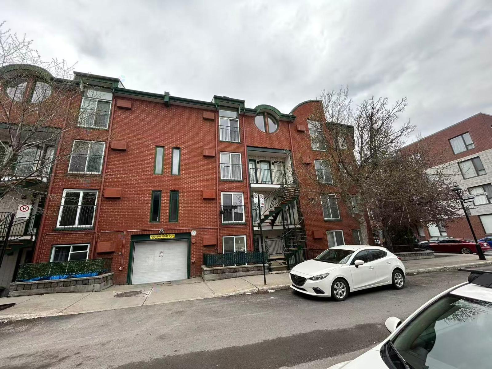 985 Rue De La Gauchetière E.