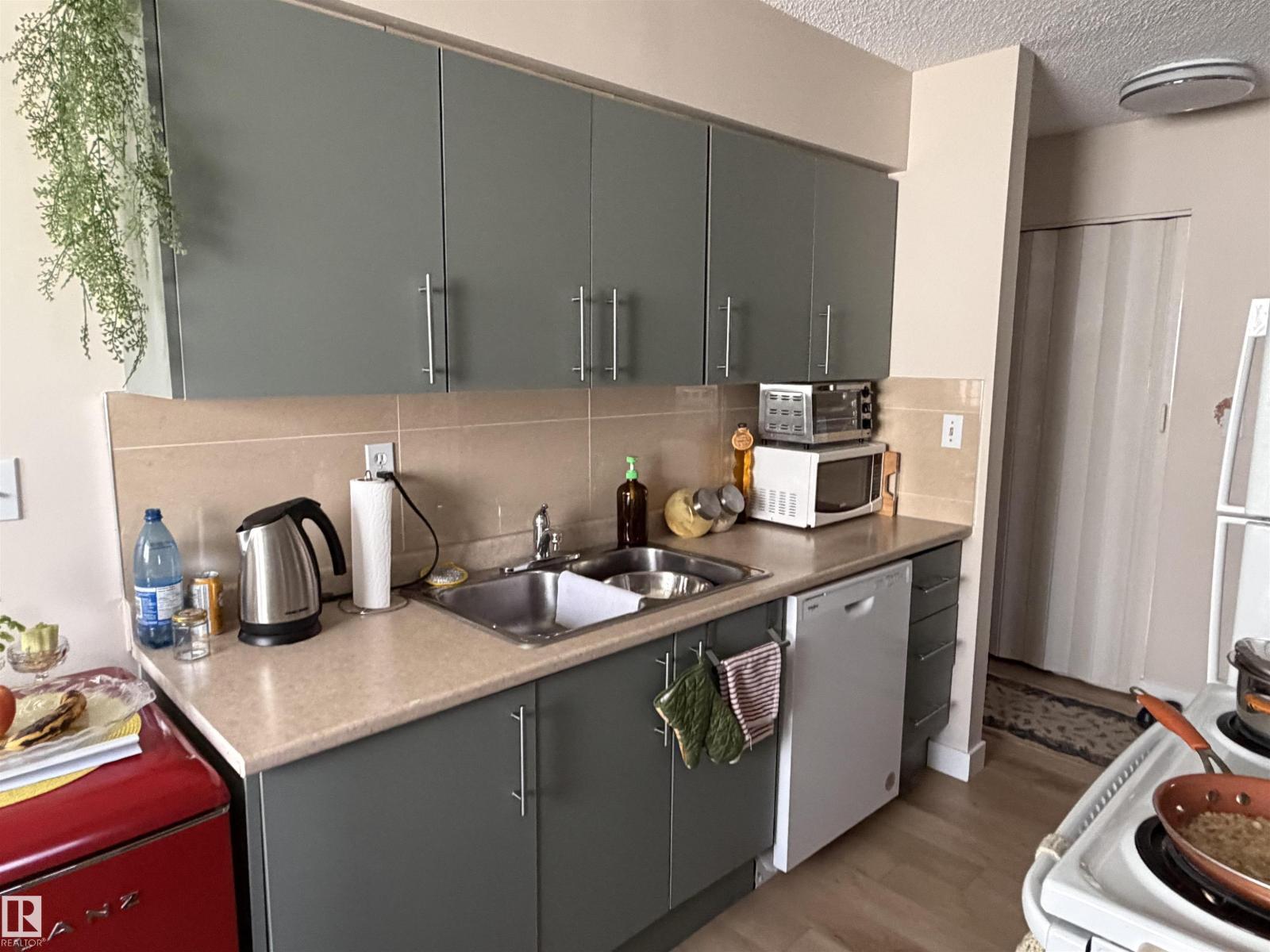 Additional image 6 of 205-10604 110 Avenue NW, Edmonton, AB, T5H4C7