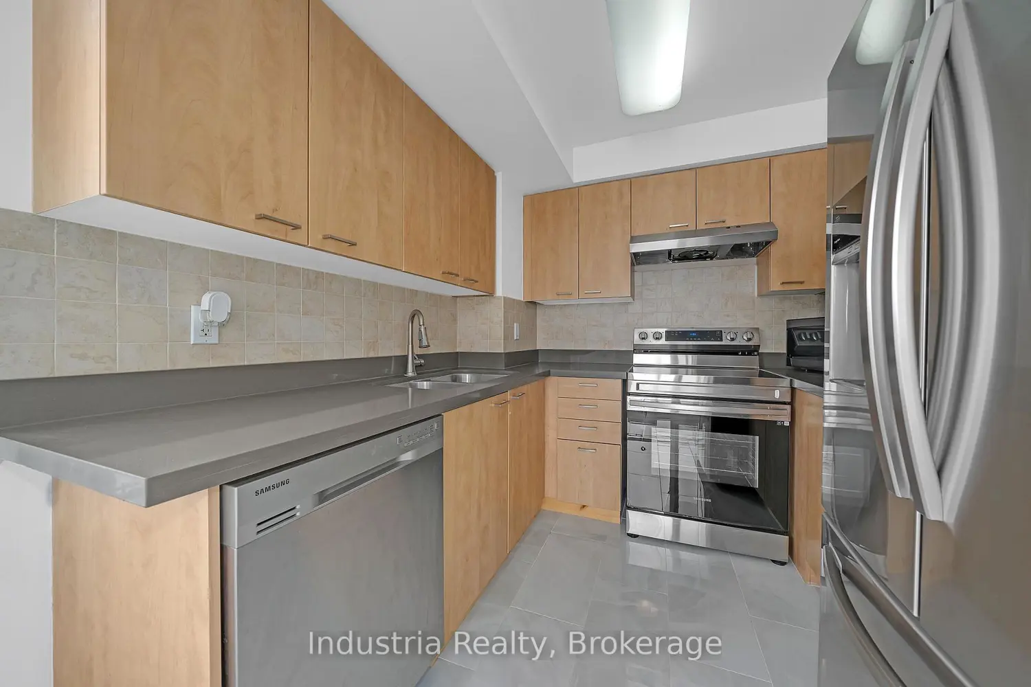 Additional image 4 of 330 Red Maple Road 1204