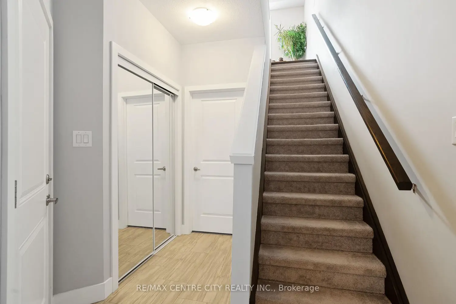 Additional image 7 of 2070 Meadowgate Boulevard 4
