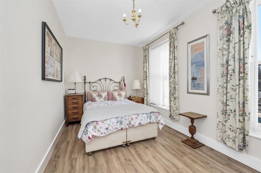 Additional image 10 of 2 bed flat for saleHatter Street, Bury St. Edmunds IP33