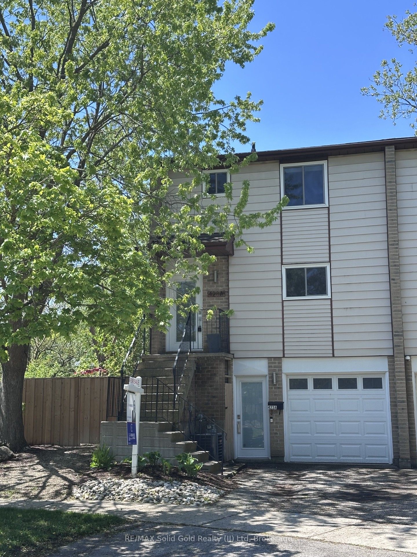A-423 Cadbury Court, Waterloo, ON, N2K 3G7