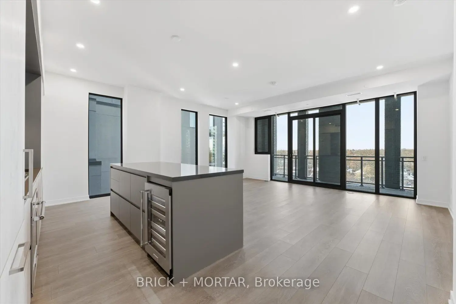 1 Hillsdale Avenue 806