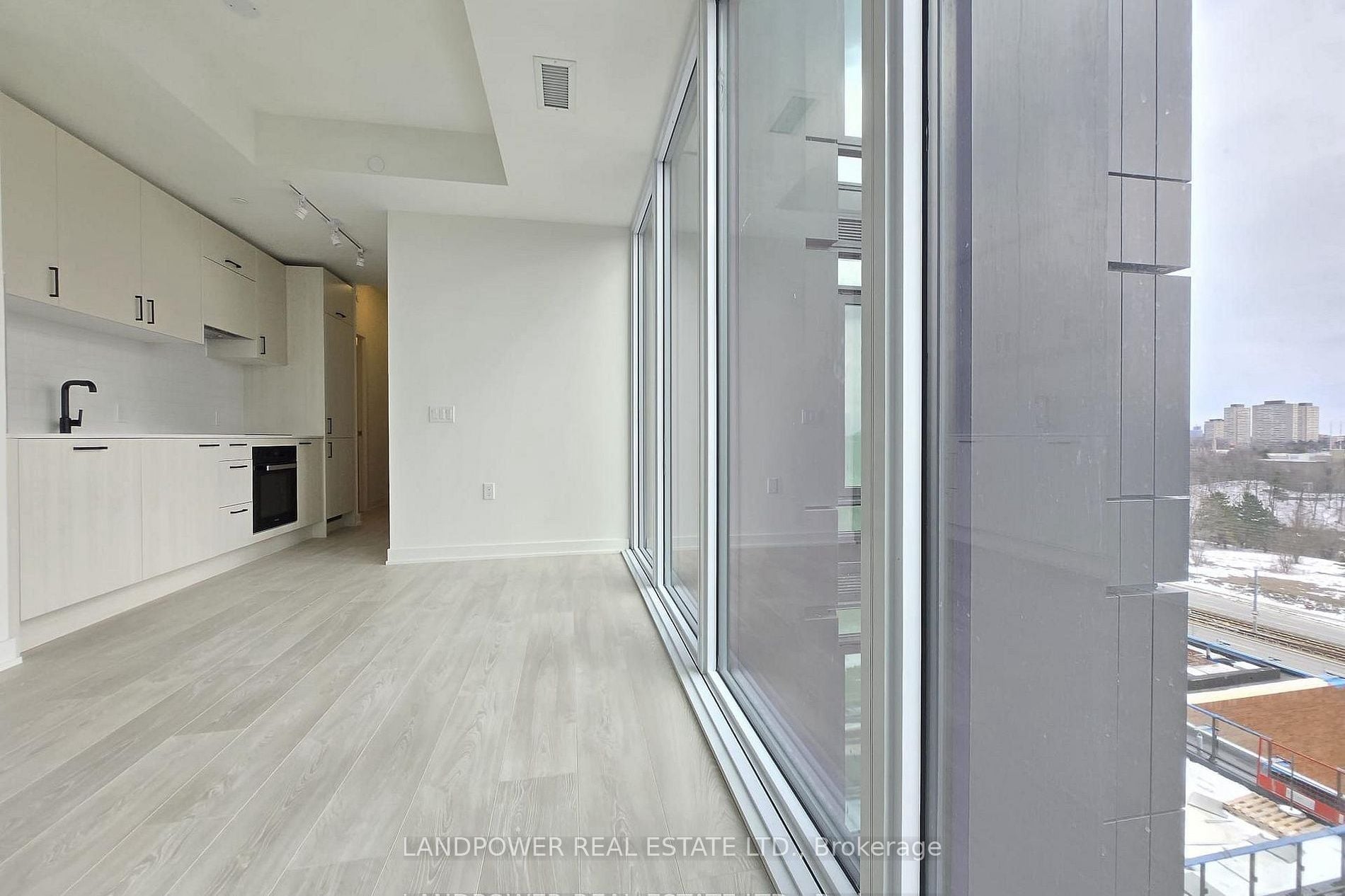 Additional image 3 of 611-5 Quarrington Lane, Toronto, ON, M3C 0S5