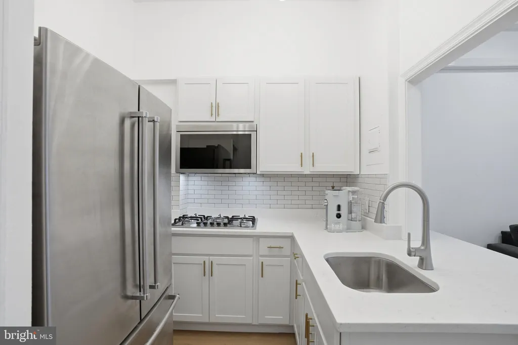 Additional image 3 of 313 C Street SE, Washington, DC 20003