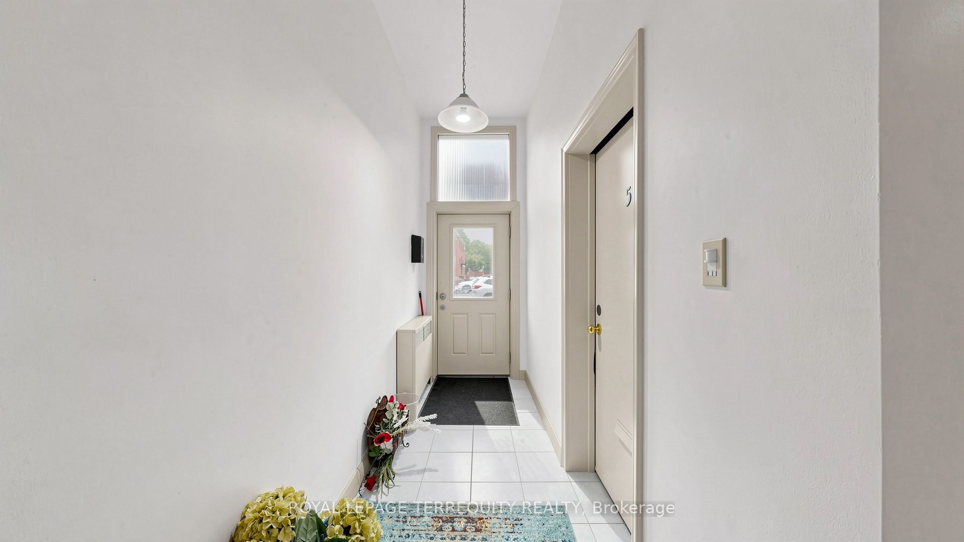 Additional image 2 of 321 Lakeshore Road E, Mississauga, ON, L5G 1H3