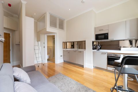 Rupert Street, Soho, London W1D, Studio to rent