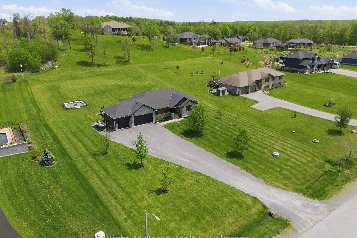 Additional image 3 of 144 Hiddenvalley Drive
