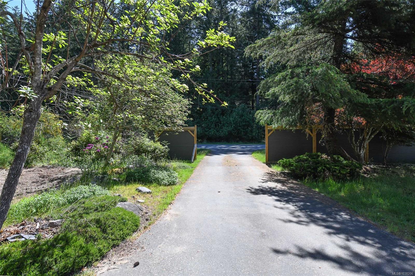 Additional image 2 of 2410 Huband Road, Courtenay, BC, V9J 1L6