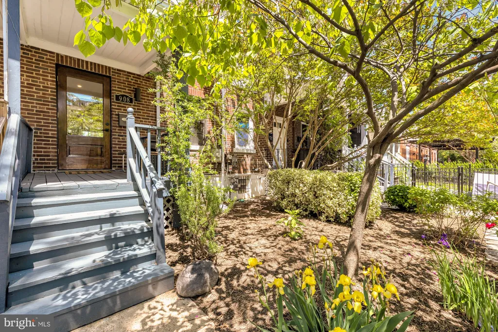 Additional image 3 of 908 Girard Street NE, Washington, DC 20017