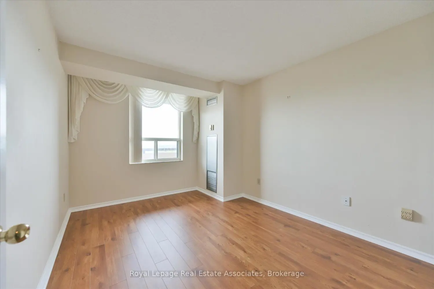 Additional image 18 of 10 Malta Avenue 1209