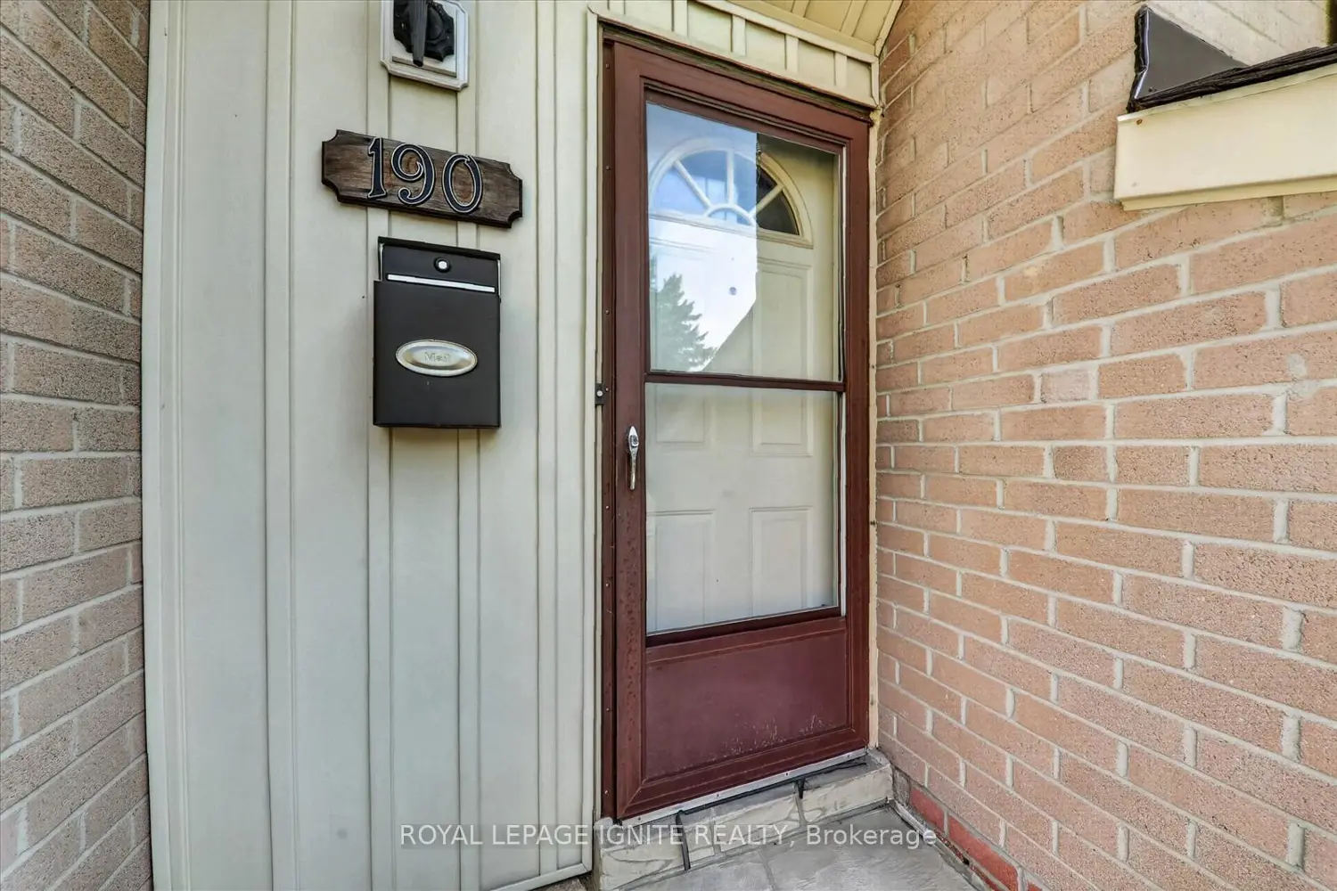 41 Collinsgrove Road 190 photo 3