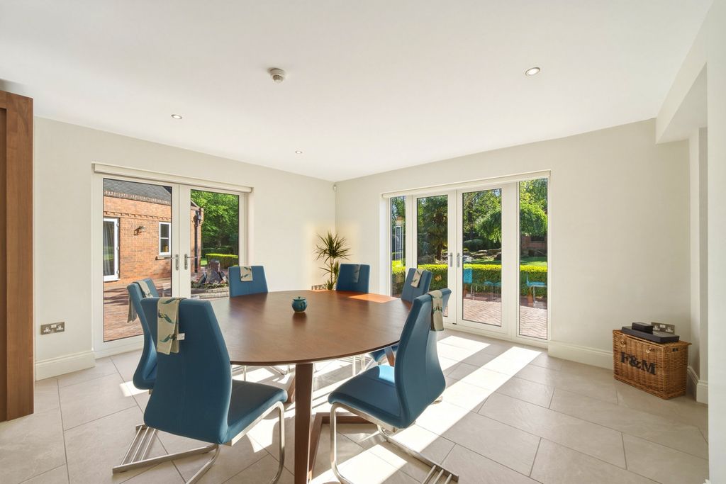 Additional image 11 of 5 bed detached house for saleWeaverlake Drive Yoxall Burton-On-Trent, Staffordshire DE13