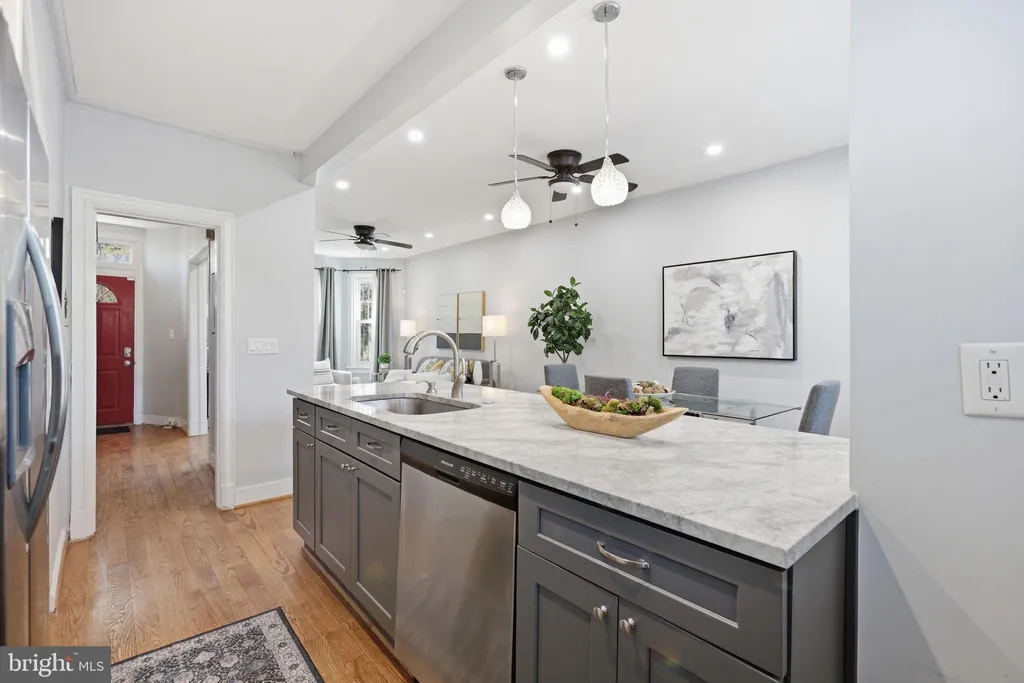 Additional image 11 of 1020 10th Street NE, Washington, DC 20002