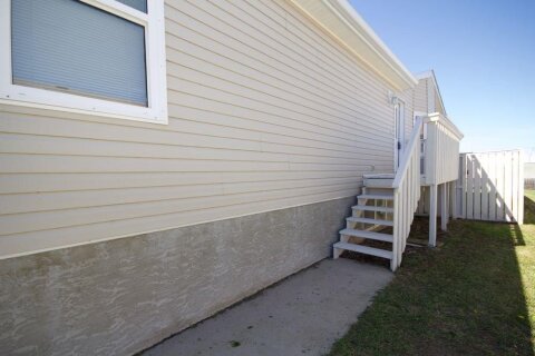 Additional image 8 of 323 2 Street NW, Redcliff, AB, T0J 2P2