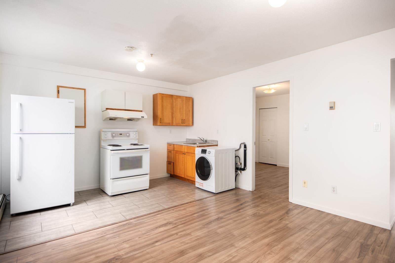Additional image 3 of Main-4502 Nanaimo Street, Vancouver, BC, V5N 5J4