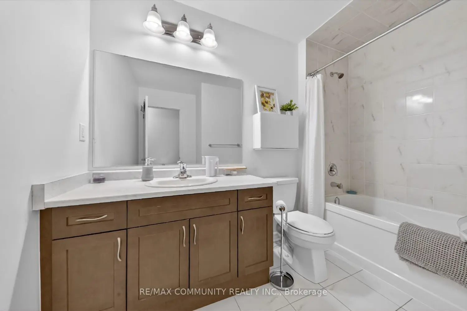 Additional image 12 of 2725 Sapphire Drive
