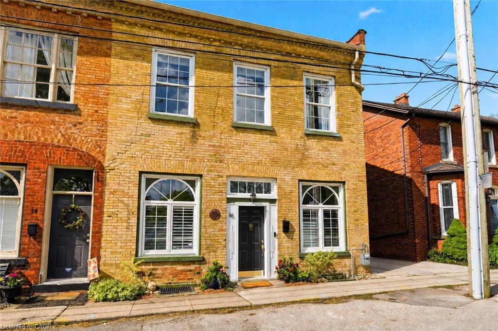 16 Hatt Street, Dundas, ON, L9H 2E8