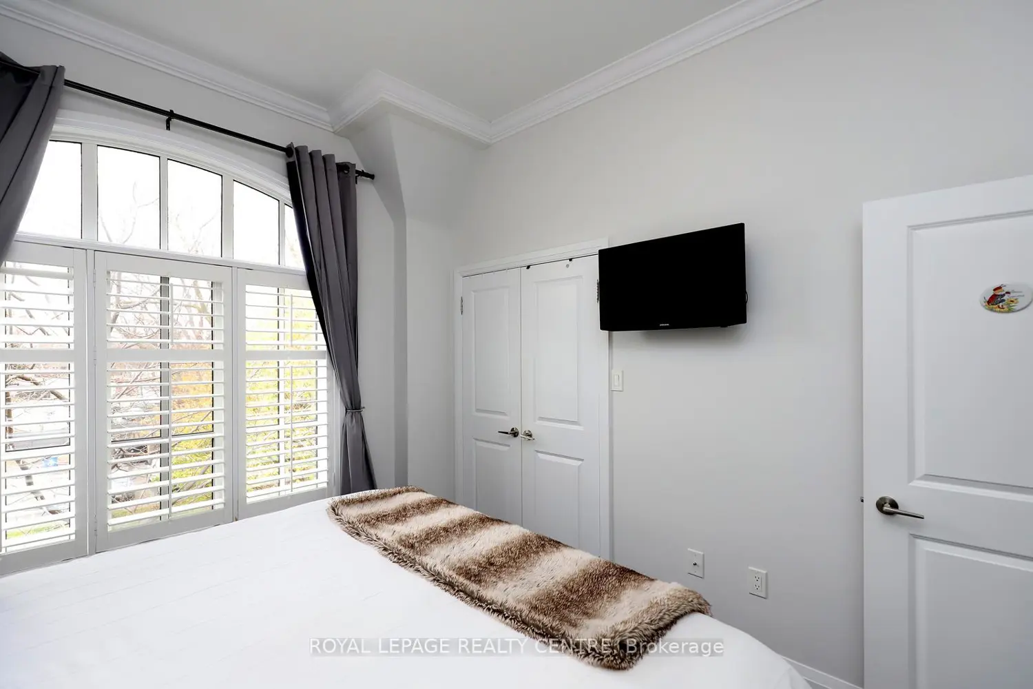 Additional image 12 of 3077 Cawthra Road 10