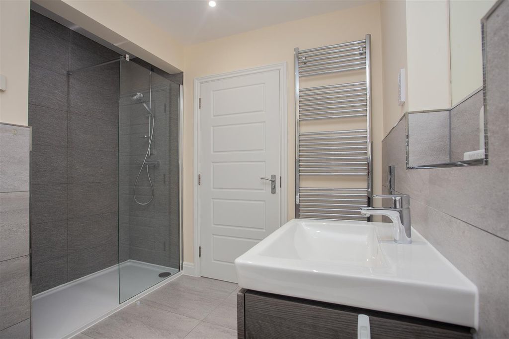Additional image 32 of 5 bed detached house for saleVawser Crescent, Peterborough PE3
