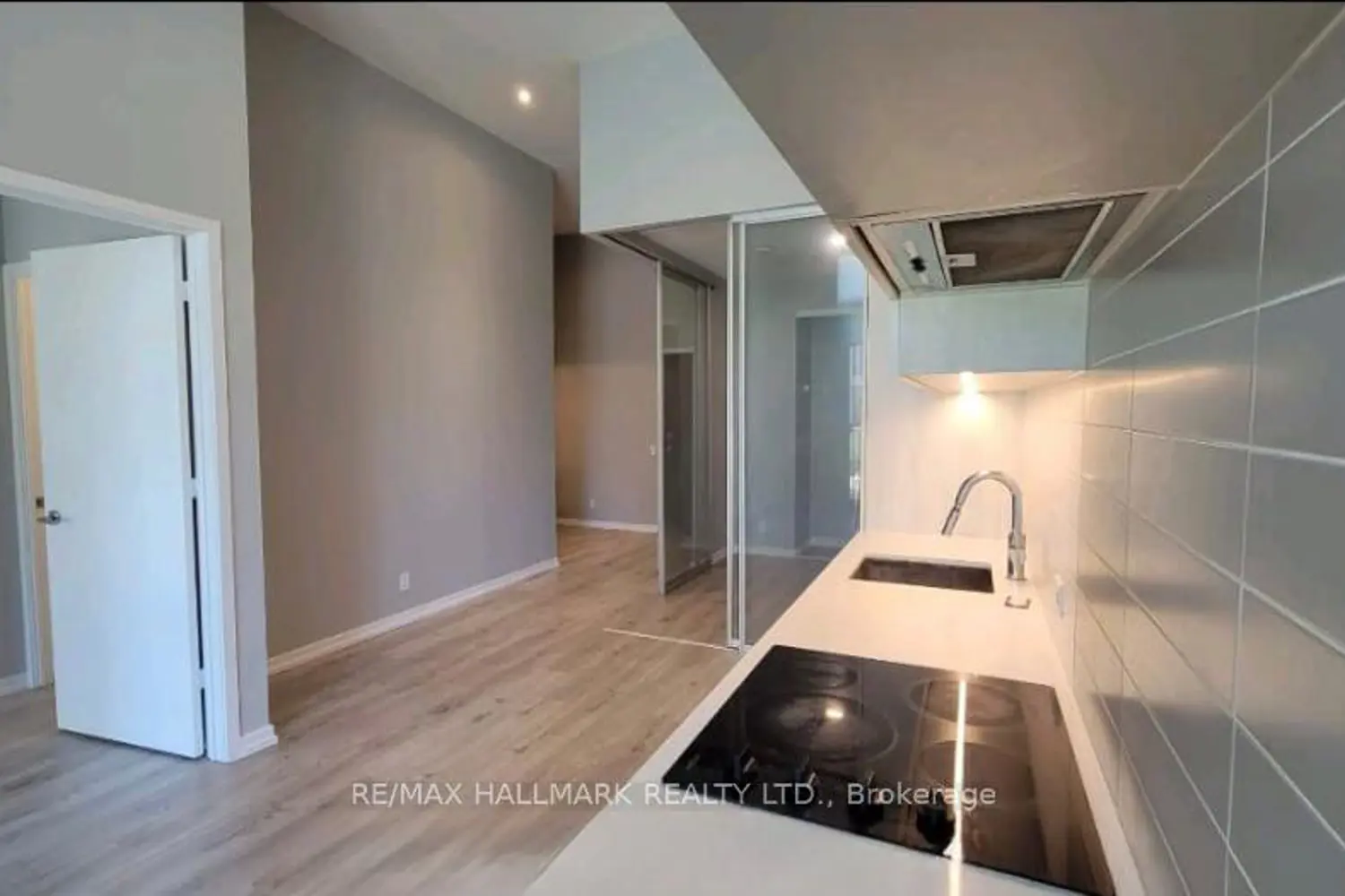 Additional image 8 of 7890 Jane Street 101