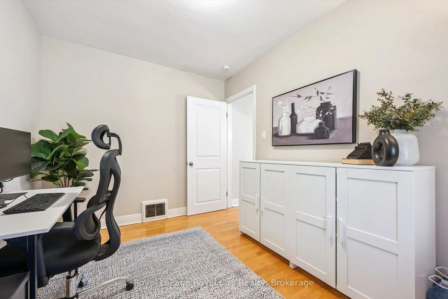 103 William Street photo 5
