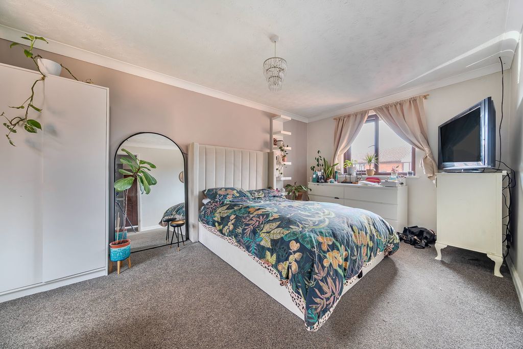 Additional image 14 of 4 bed semi-detached house for saleSingleton Close, Minster, Ramsgate CT12