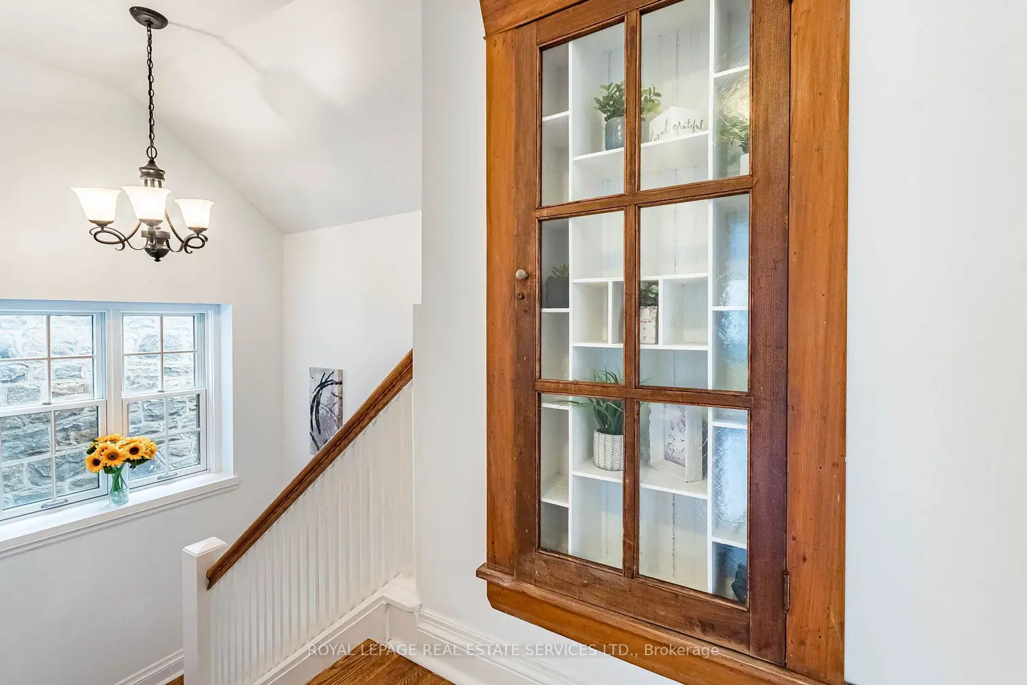 1107 Royal York Road photo 5