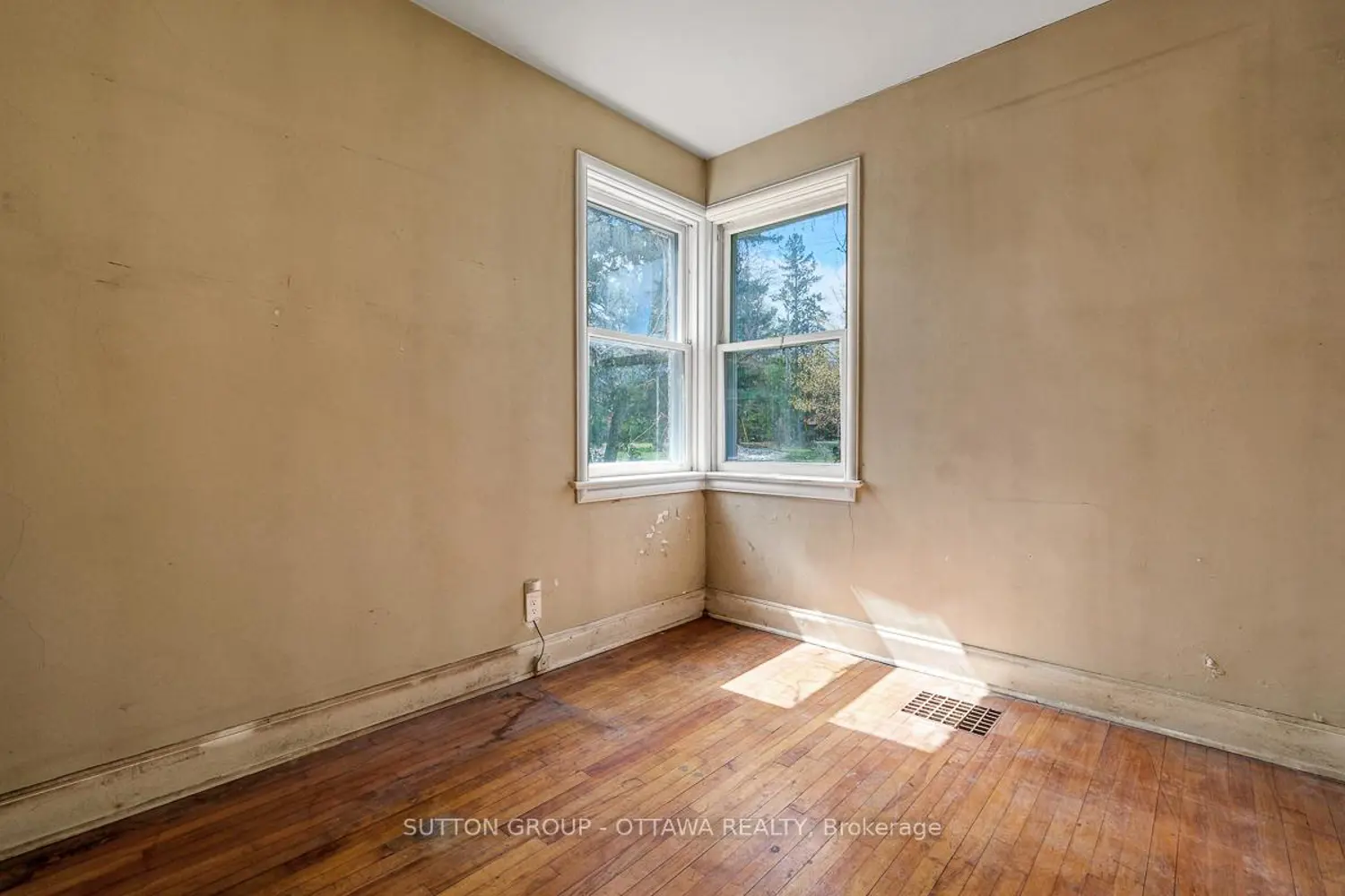 Additional image 11 of 1471 Cavendish Road