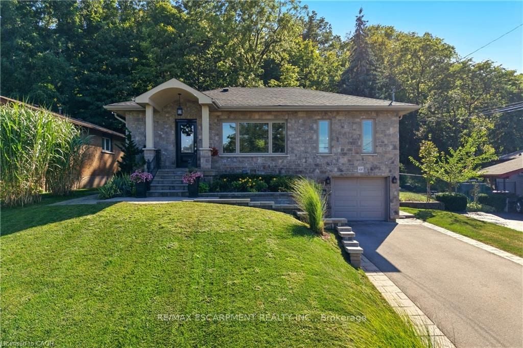 48 Brentwood Drive, Hamilton, ON, L8G 2W8