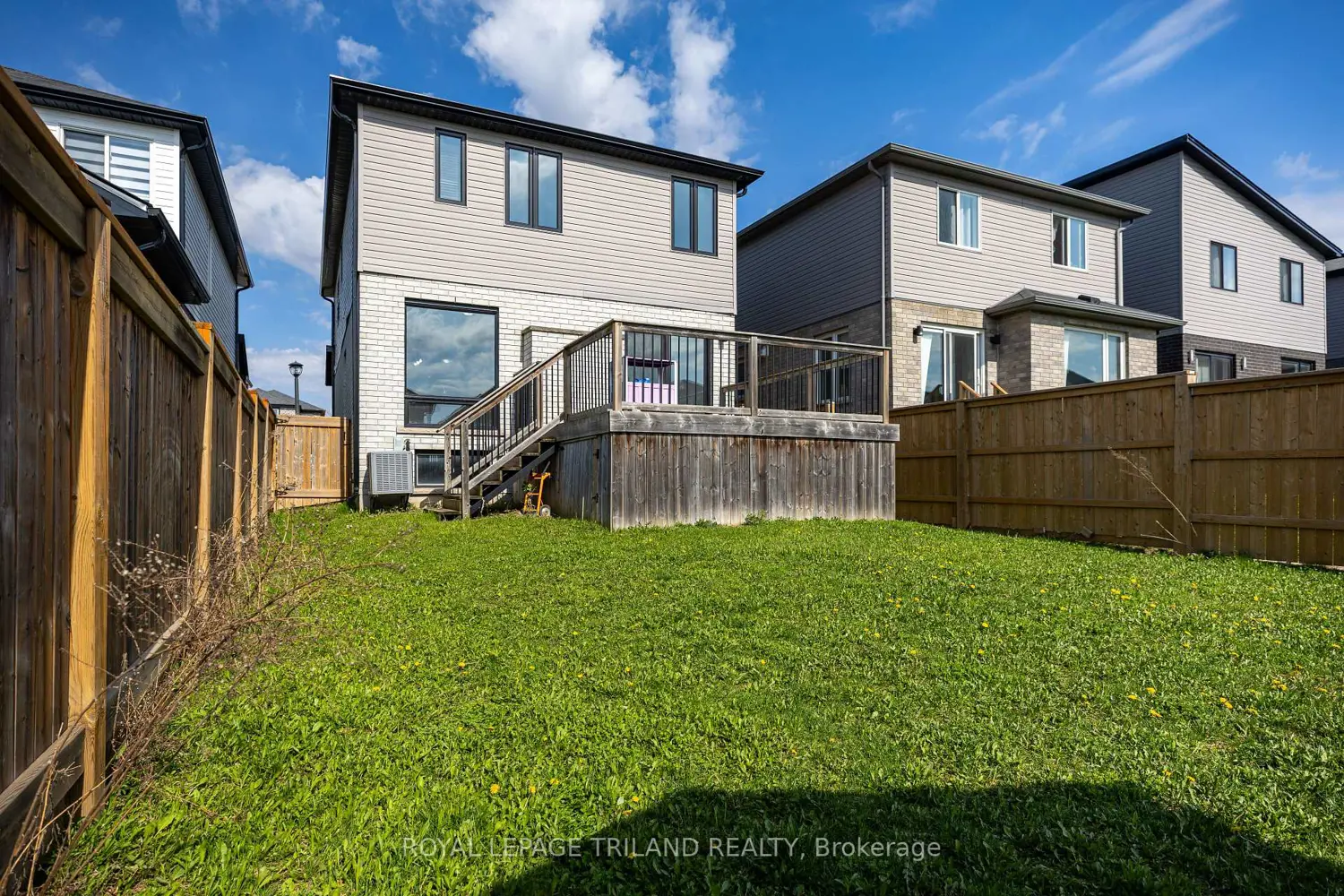 Additional image 20 of 1994 Foxridge Crescent