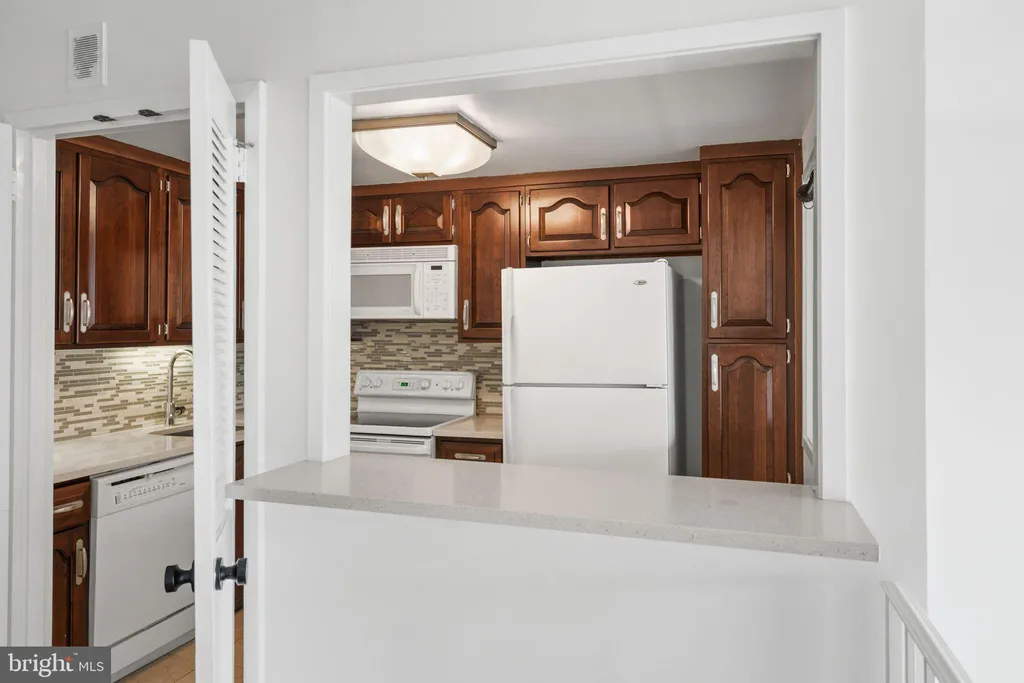 Additional image 17 of 3101 New Mexico Avenue NW Unit 817, Washington, DC 20016