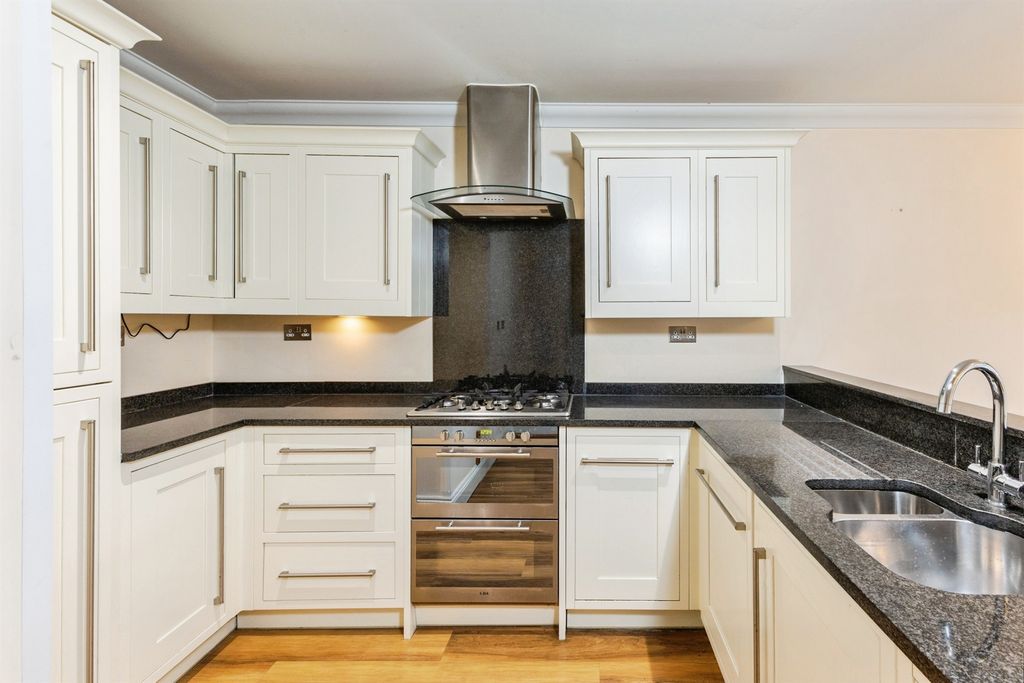 Additional image 9 of 2 bed flat for saleWallingford Road, Goring, Reading RG8