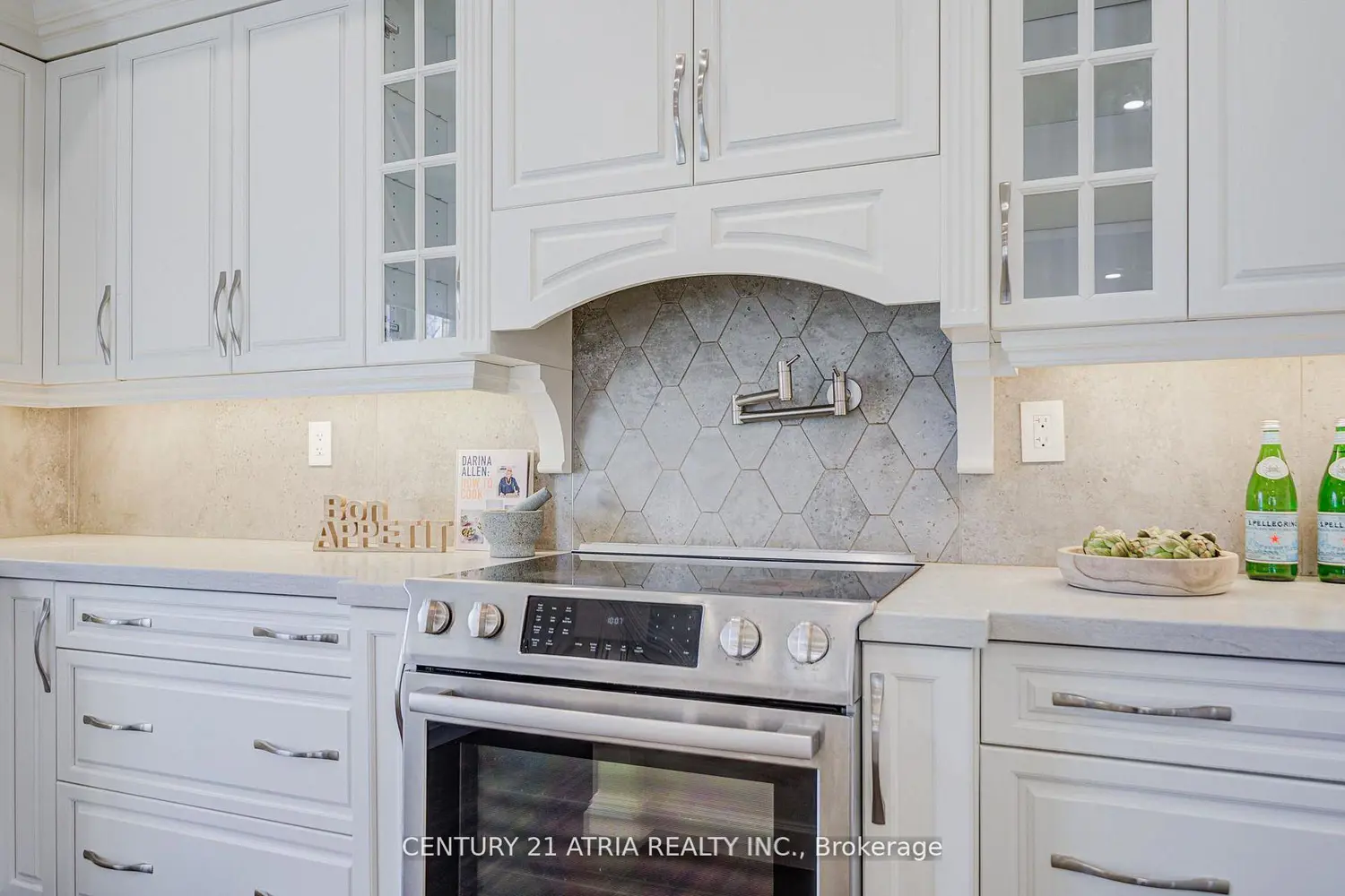 27 Denlow Boulevard photo 2