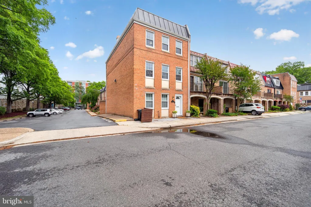 612 4th Place SW, Washington, DC 20024