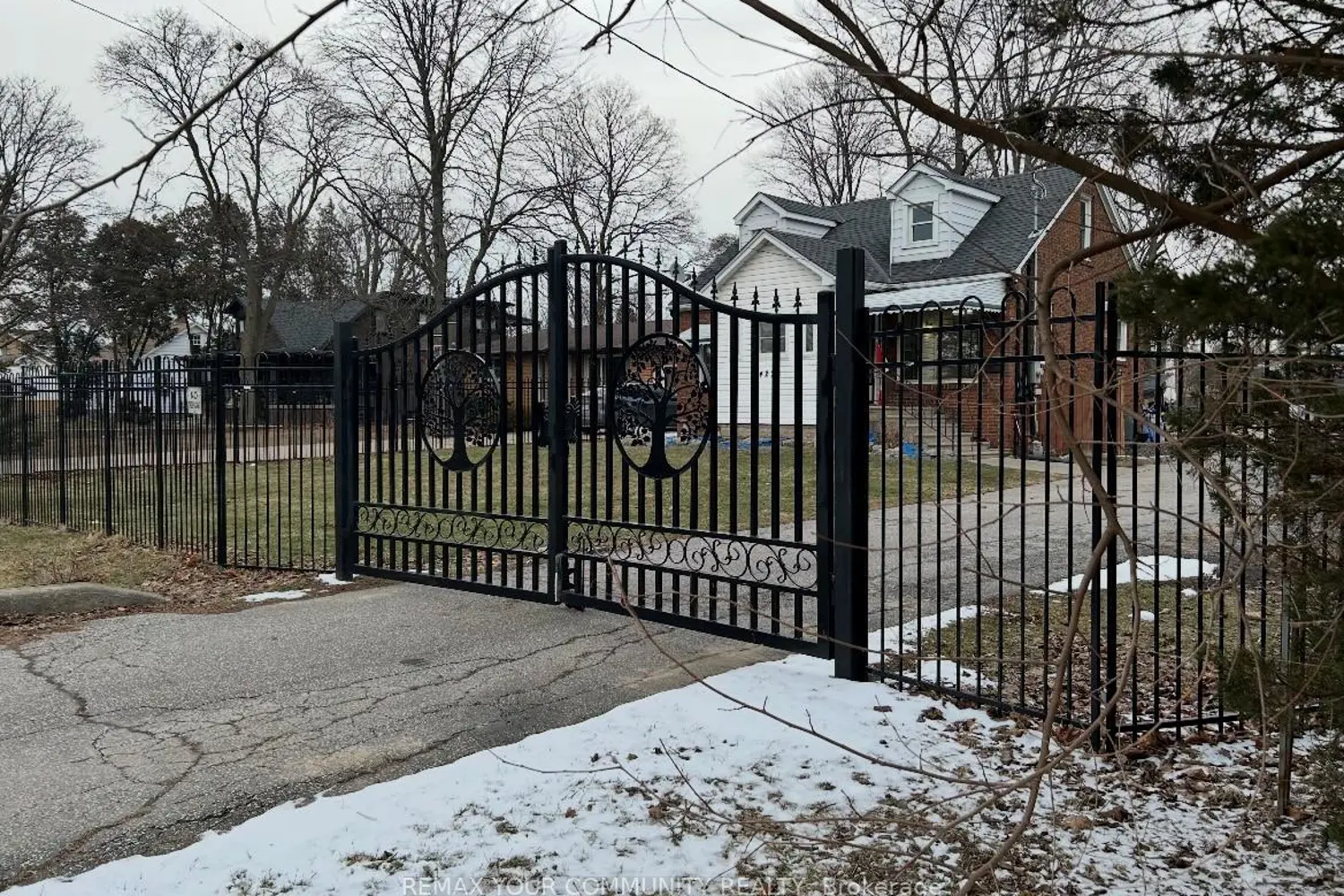 Additional image 20 of 4276 Howard Avenue