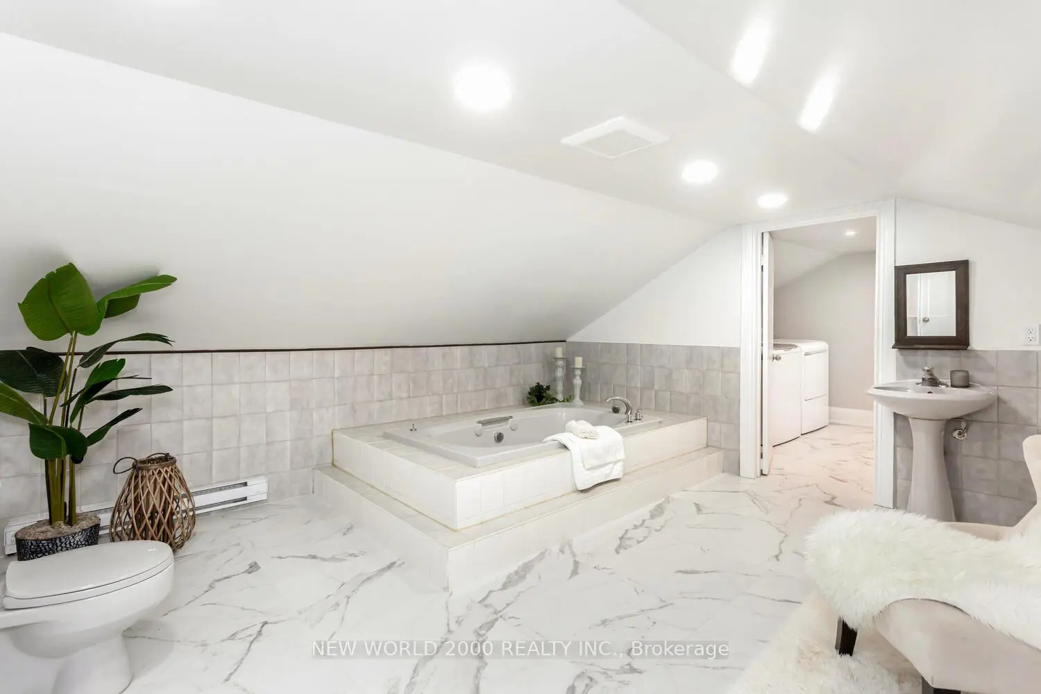 Additional image 17 of 8071 Kipling Avenue