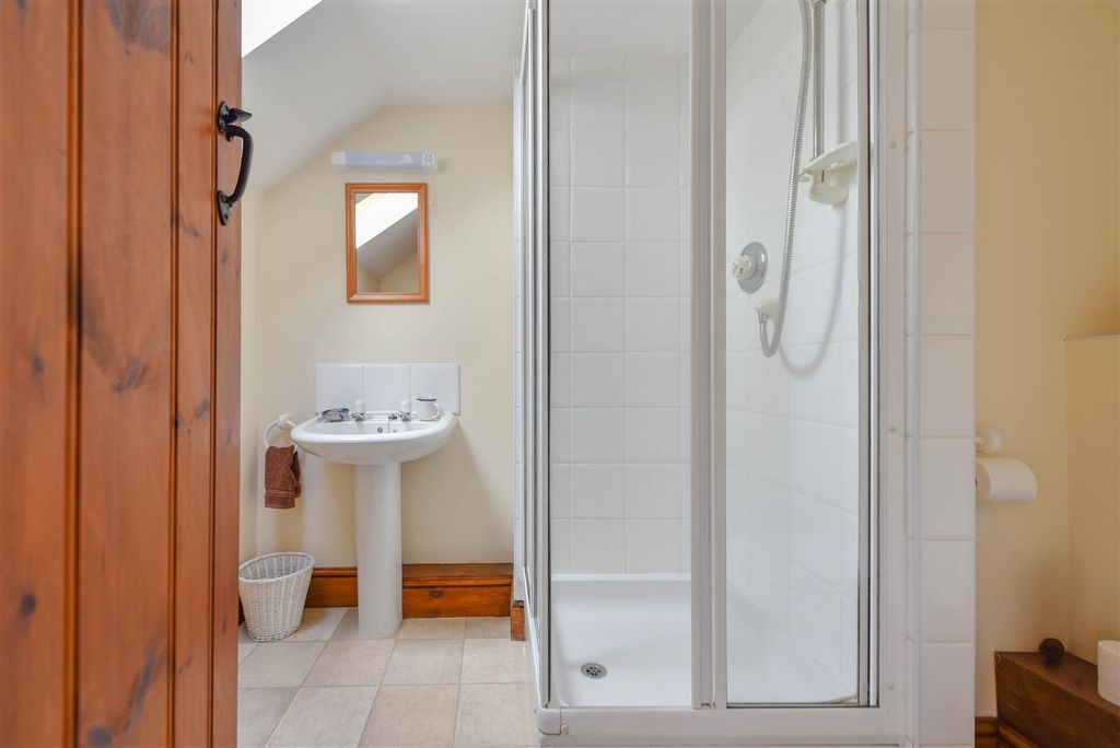 Additional image 15 of 4 bed barn conversion for saleHigh Street, Crick, Northampton NN6