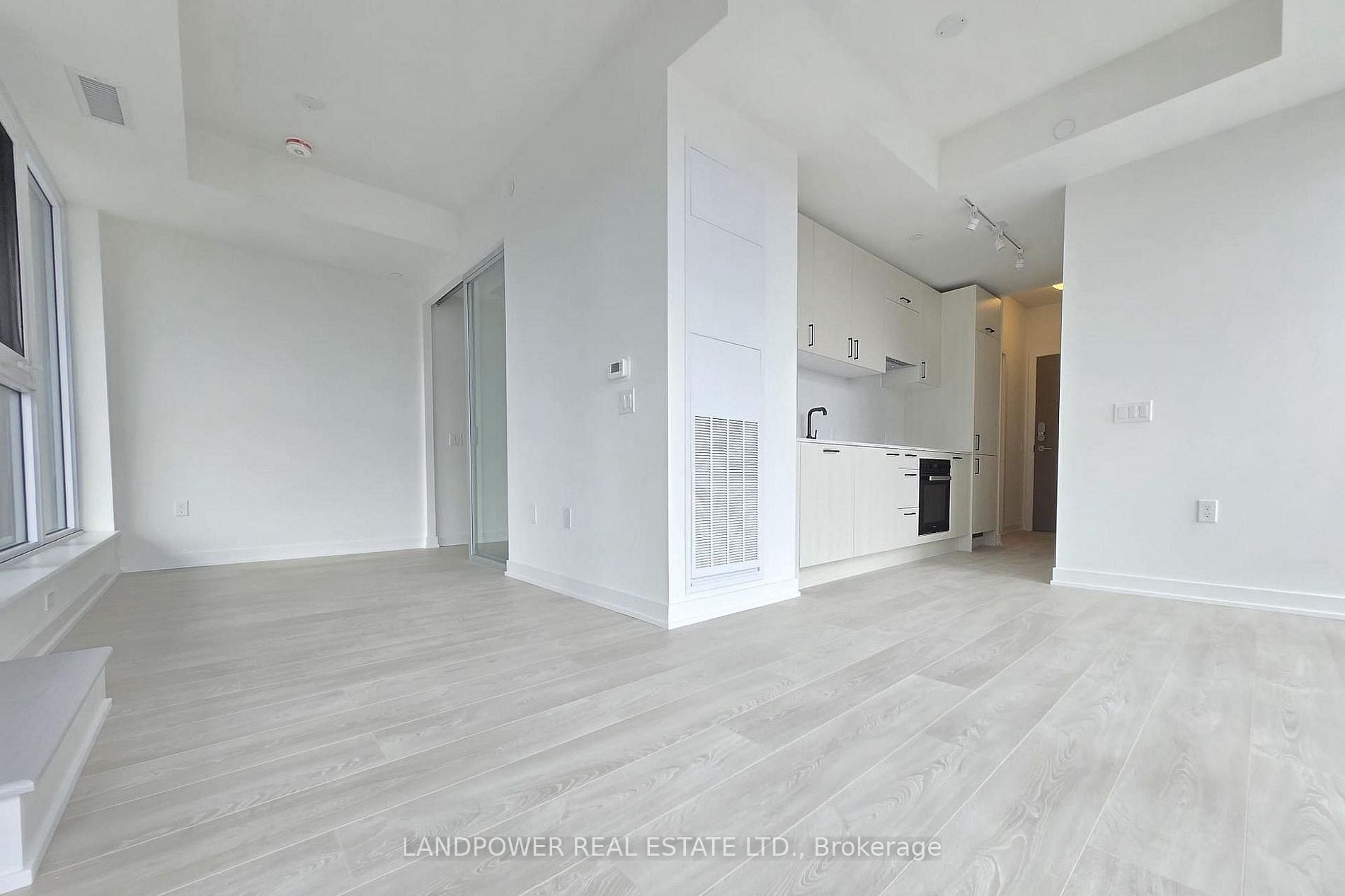 Additional image 2 of 611-5 Quarrington Lane, Toronto, ON, M3C 0S5