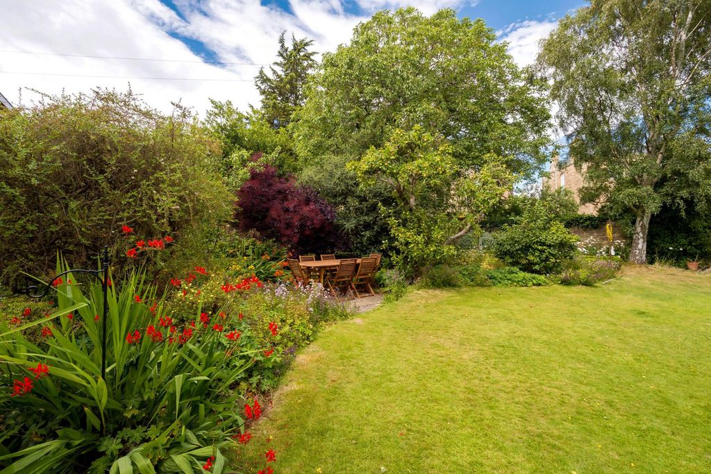 Additional image 3 of 6 bed detached house for saleLauder Road, Edinburgh EH9