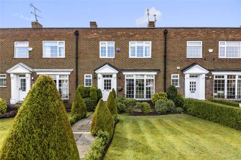 Sandmoor Mews, Alwoodley, Leeds, West Yorkshire LS17