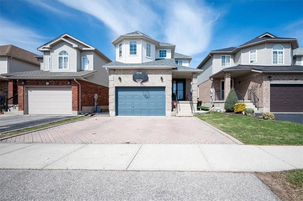 30 Heatherwood Place, Kitchener, ON, N2N 3P4