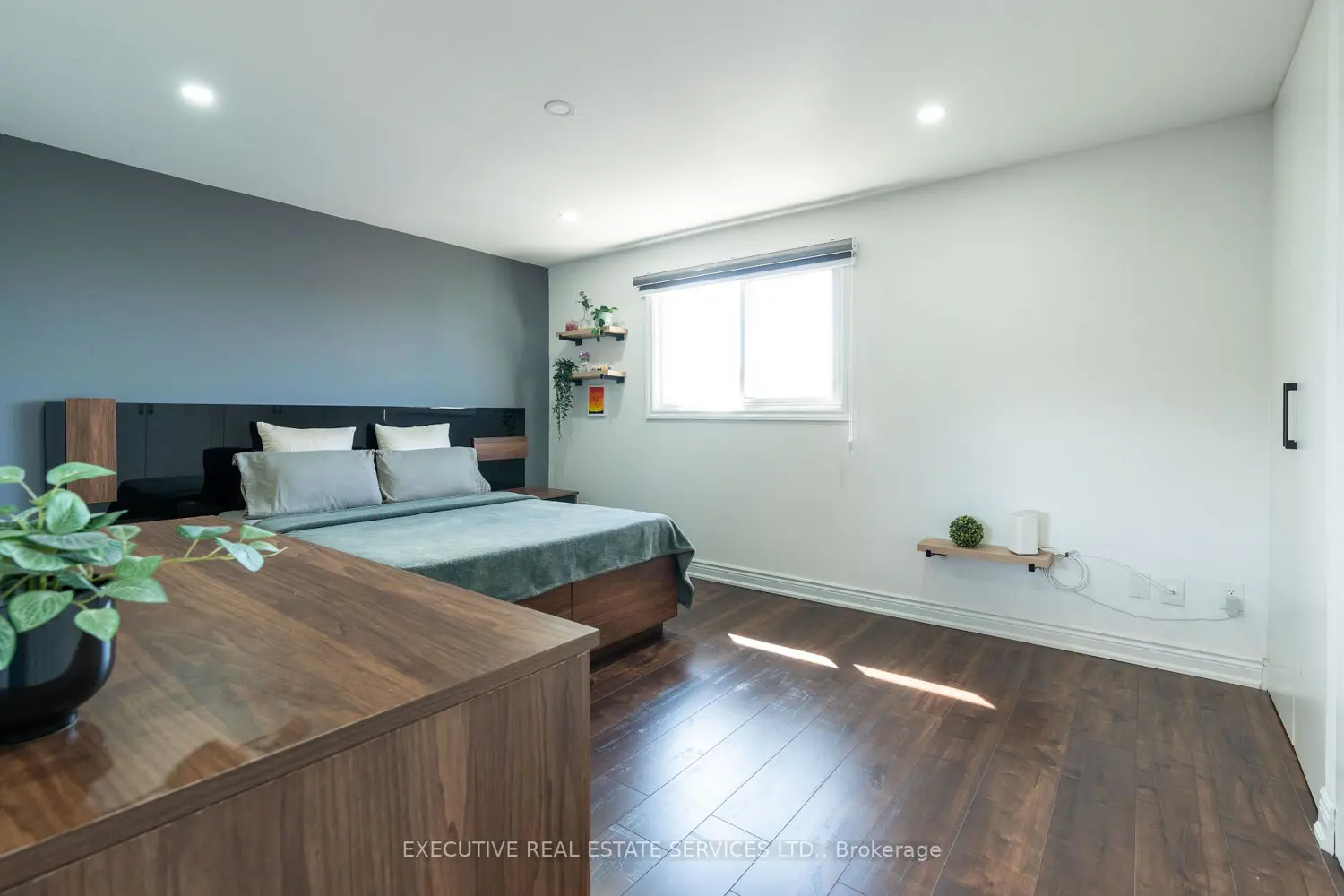 Additional image 6 of 90 Hinchley Wood Grove