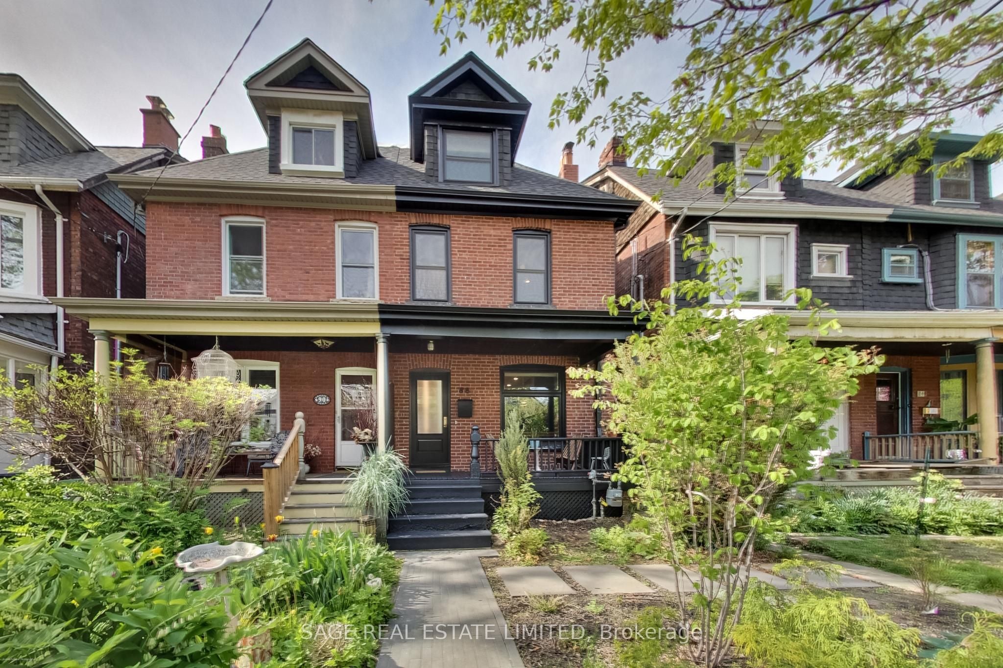 88 Galley Avenue, Toronto, ON, M6R 1H1