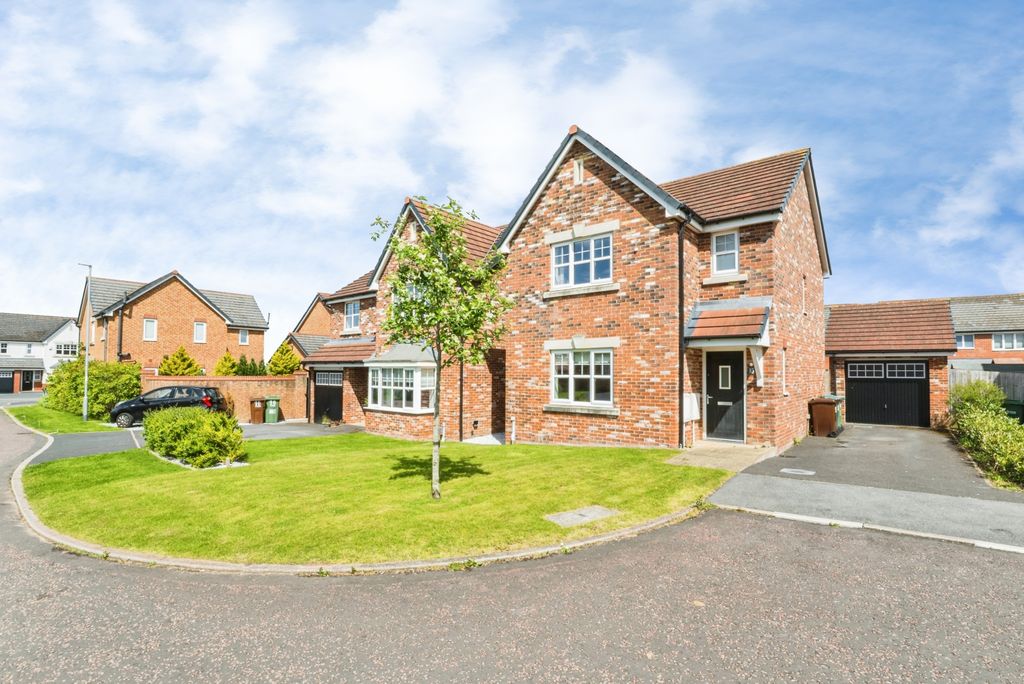 3 bed detached house for saleGrebe Court, Preston PR4
