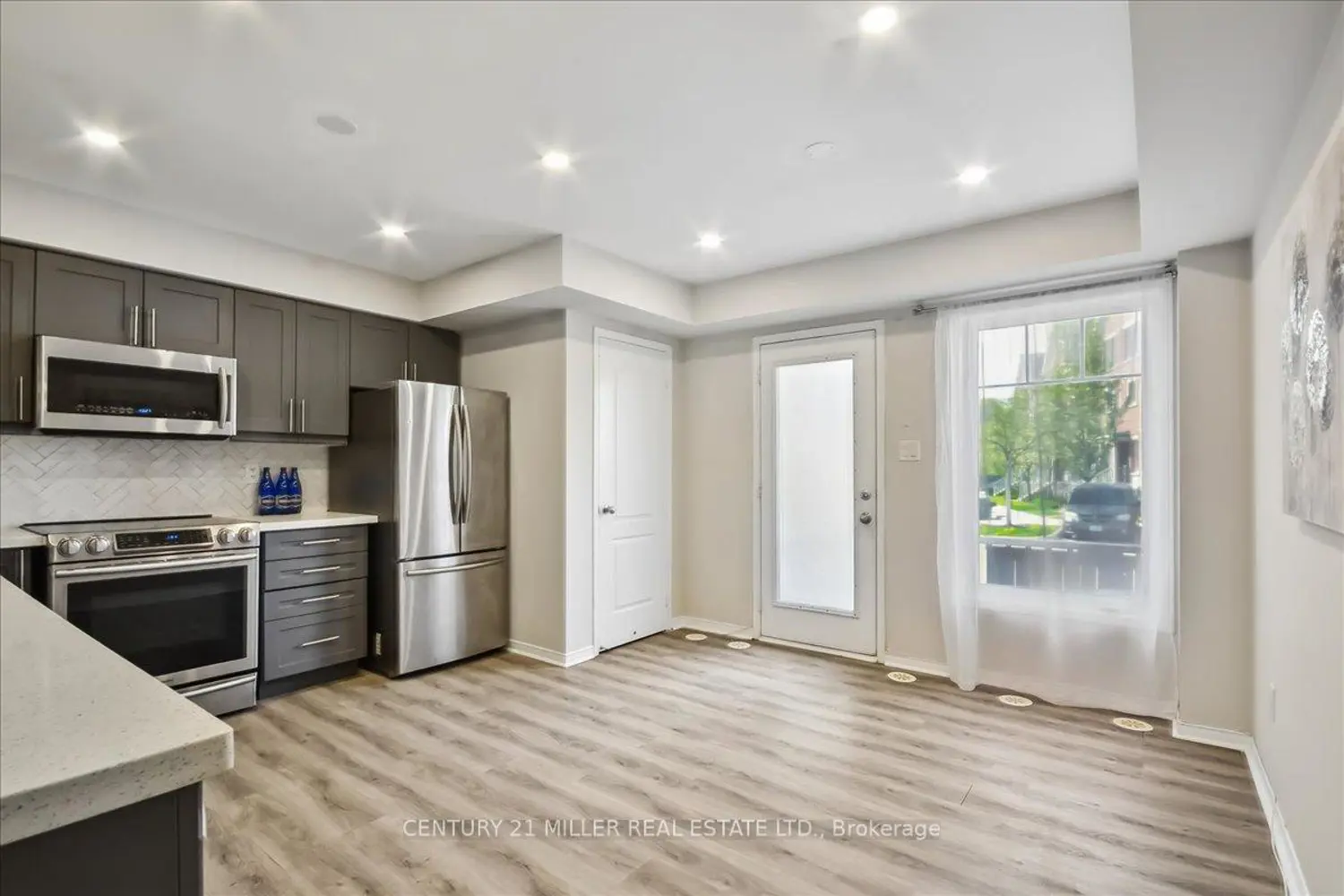 Additional image 7 of 3100 Thomas Street 7