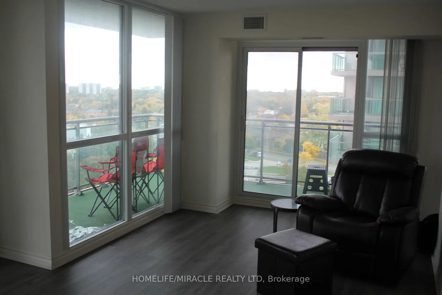 88 Grangeway Avenue 1608 photo 3