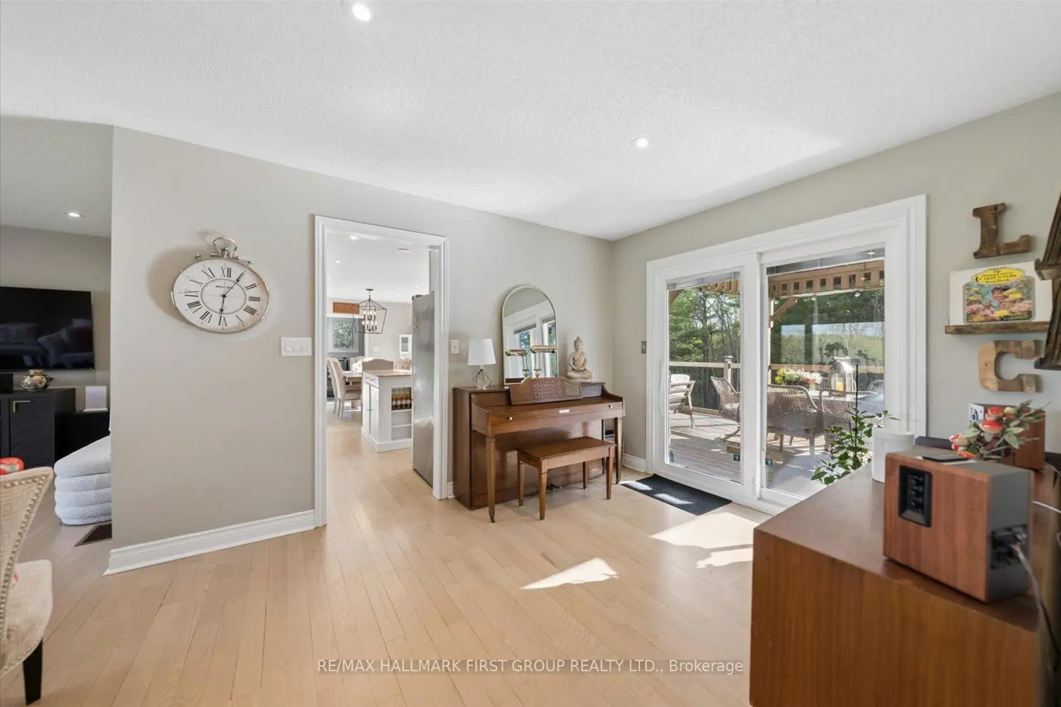 2720 Castle Hill Drive photo 4